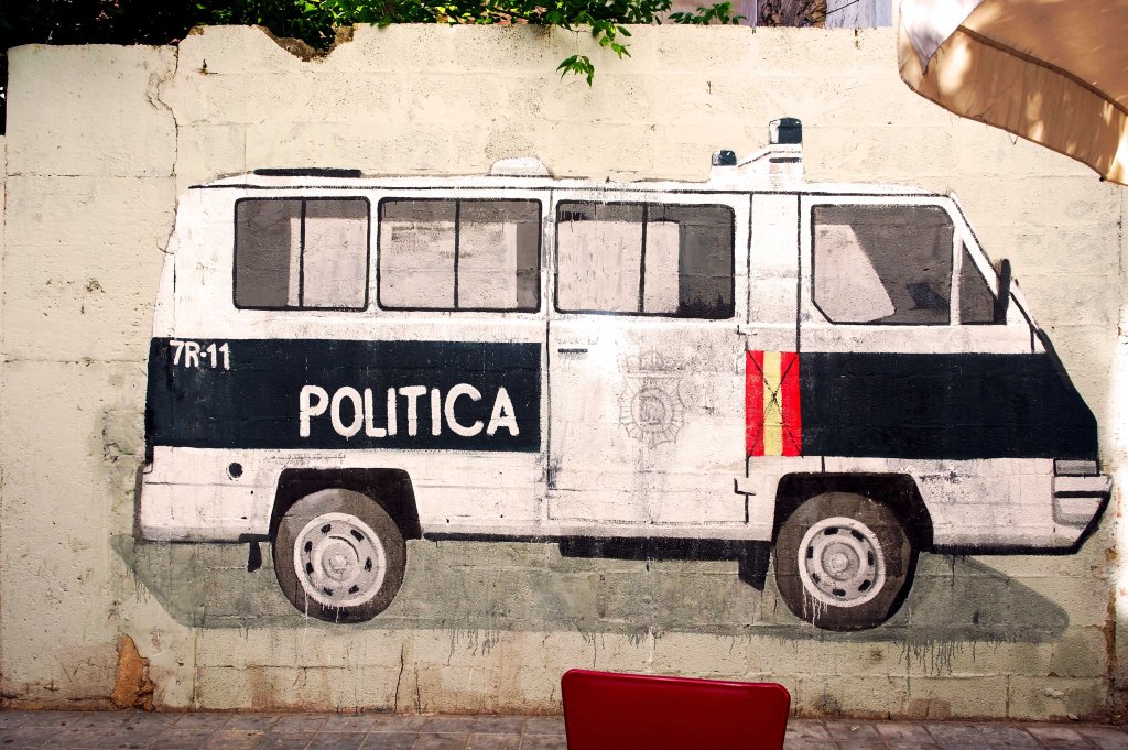 Ciutat Vella, València: Furgó de policia ‘política’